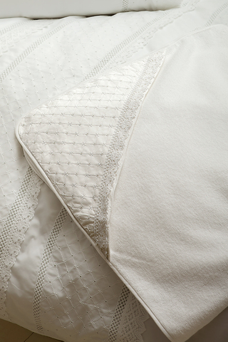 Полотенце детское 100х100 Bovi Carol с капюшоном белое