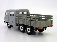 UAZ-39094 Farmer pickup truck long wheelbase 3-axle Agat Mossar Tantal 1:43