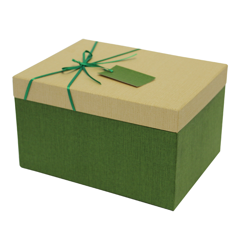 Коробка зеленого цвета. Подарочная коробка. Зеленая подарочная коробка. Коробка подарочная салатовая. Коробки подарочные в стиле эко.