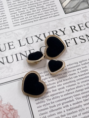 Пуговицы Сердечки бархатные черные