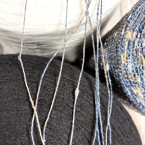 Лен (35%) с люрексом и шишибриками NODINO DI LINO 600 синий с серебром