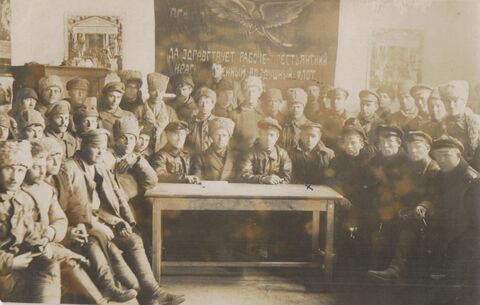 Да здравствует рабоче-крестьянский красный воздушный флот! Архивное фото. 1922