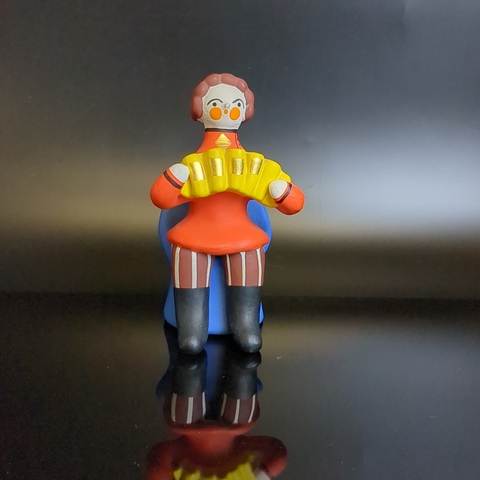 Игрушка Дымковская "Гармонист". Ручная роспись, сусальное золото.