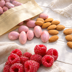 Миндаль в шоколаде с малиной сублимированной / 100 гр