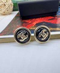 Серьги-пусеты круглые в стиле CHANEL