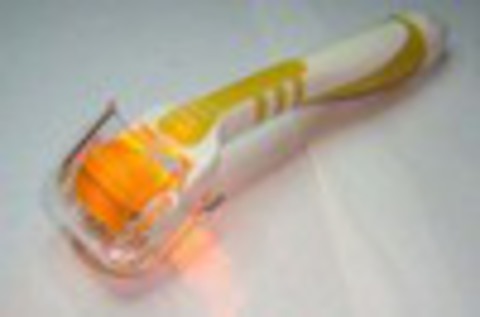 Светодиодный фотонный мезороллер желтый со сменным валиком 540 титановых игл