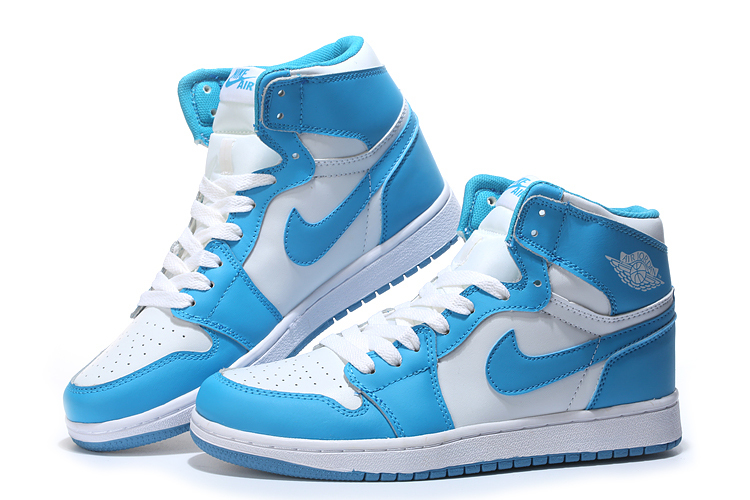 Найки 36 размера. Air Jordan 1 Blue. Air Jordan 1 Mid Blue White. Air Jordan 1 голубые. Nike Air Jordan 1 голубые.