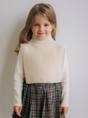 Манишка вязаная, Молоко