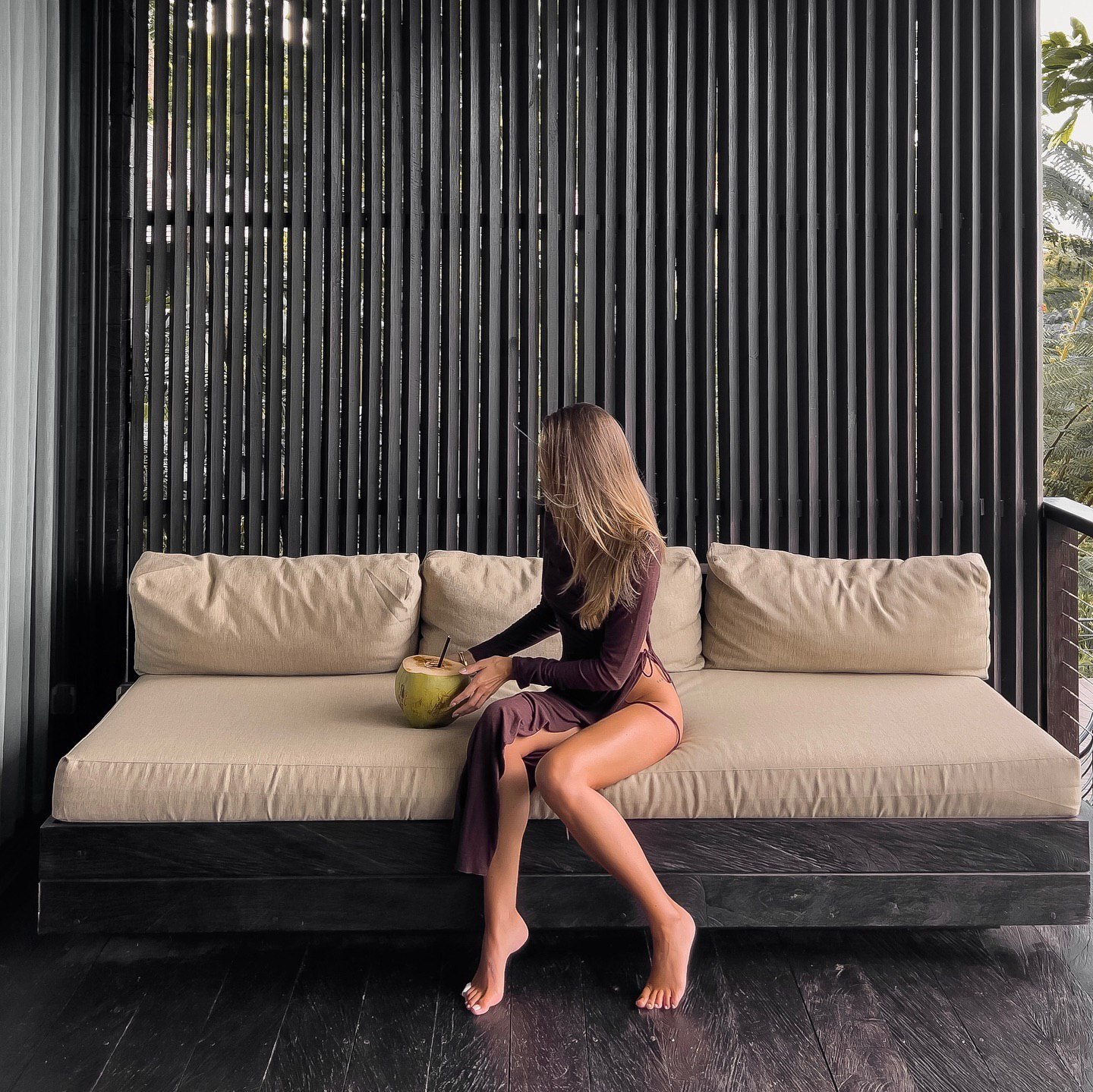 Платье Aya с разрезом на бедре, коричневый