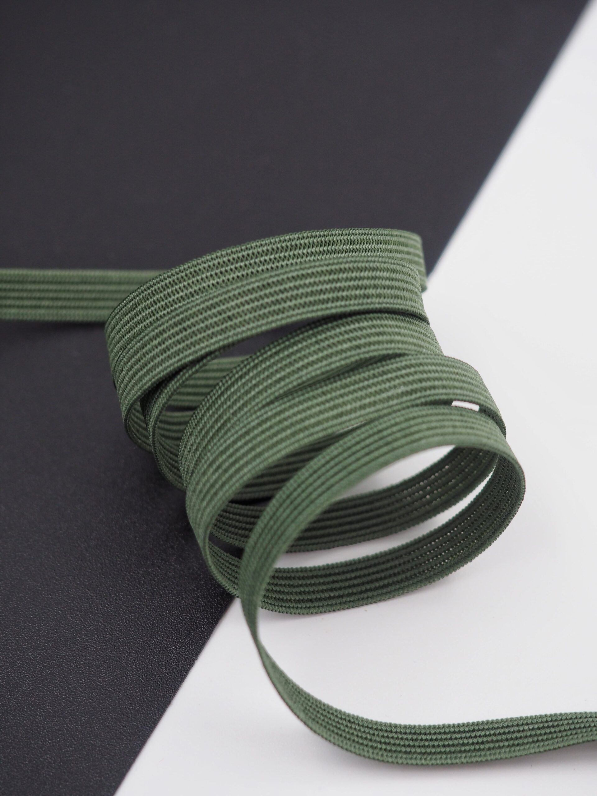 Резинка узкая бельевая хаки ширина 6 мм