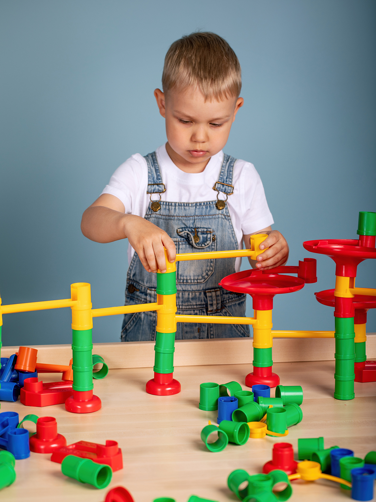 Стеллаж 930 с игровым комплектом Конструирование для детей 5-7 лет / система хранения Игротека