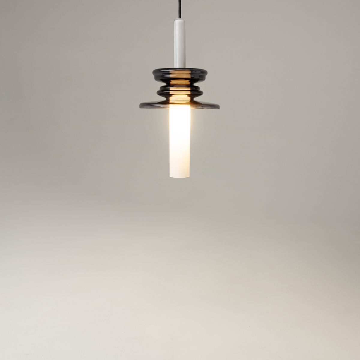 Подвесной светильник Maytoni Sound Wave MOD255PL-01B1