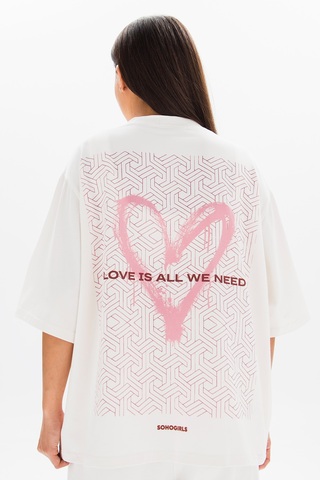 Футболка LOVE IS ALL WE NEED