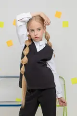жилет  для девочки  К 302150/черный