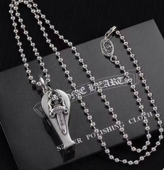 kole-cepochka-s-podveskoj-svistok-v-stilistike-chrome-hearts