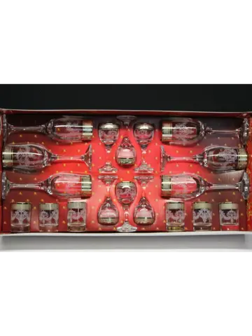 Подарочный набор 18 предметов с бокалом