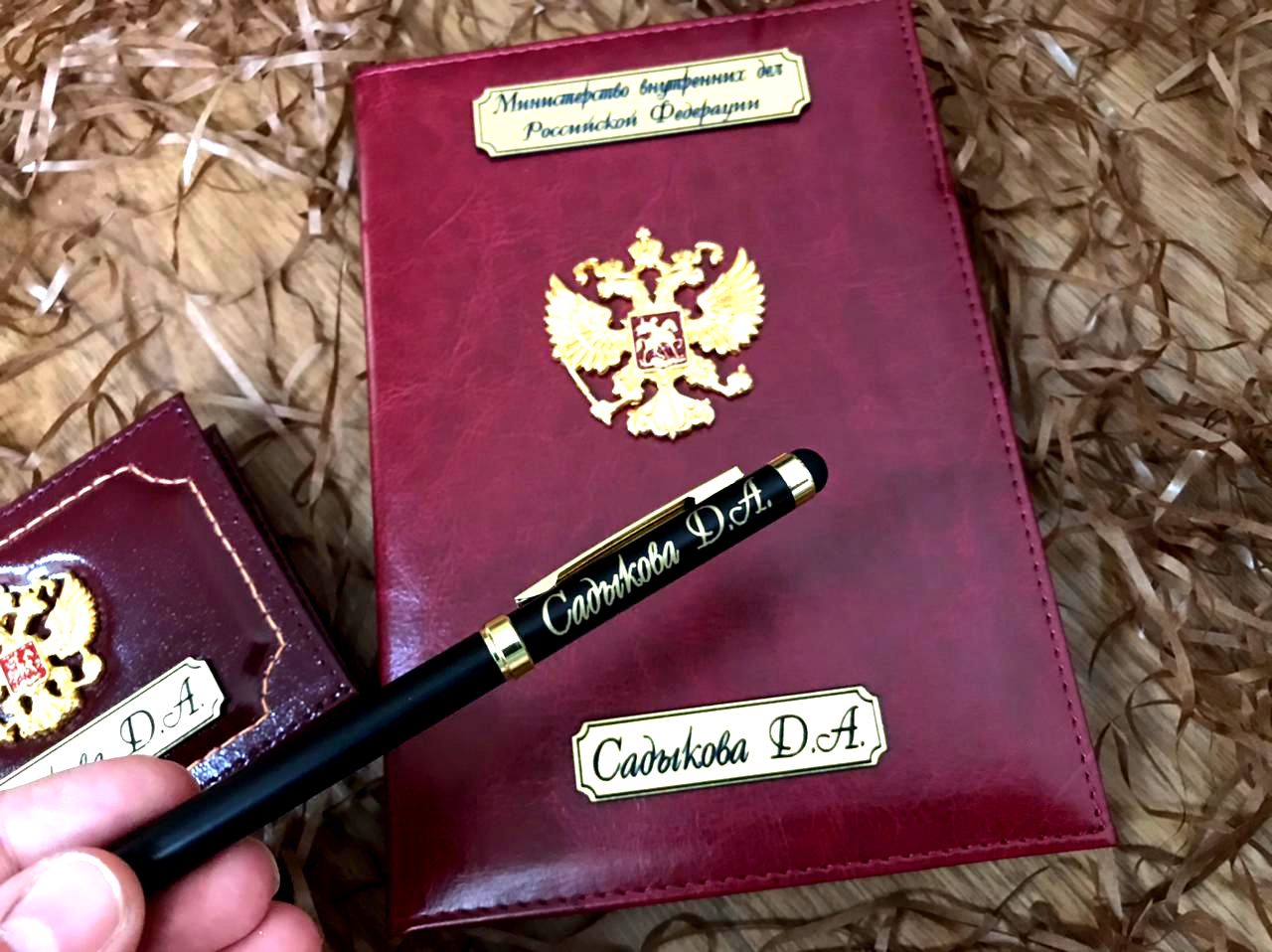 Подарочная именная ручка с гравировкой на заказ (ЧЕРНЫЙ/ЗОЛОТО ...