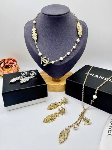 52318 - Колье-цепочка CHANEL с подвеской перышки
