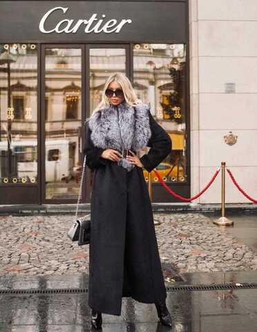 Женское двубортное шерстяное пальто с меховой отделкой