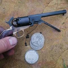 Miniature Colt Navy 1851 revolver