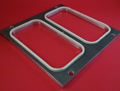 Форма VASSILII для продувки газом (модифицированной среды) с контурной обрезкой (раздельная вырубка) для запайки контейнера d-95 мм*2 № 5151