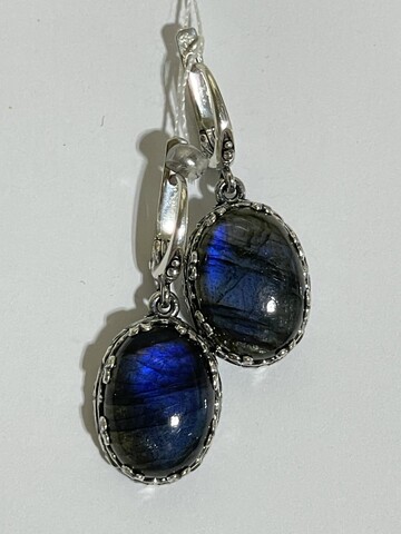 Бенуа-лабрадор (серьги из серебра)