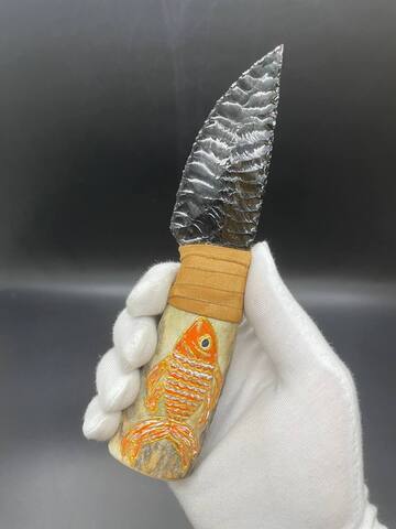 Обсидиановый нож с рукояткой из рога оленя с рисунком рыбы 17 см