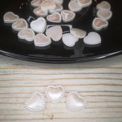 Полубусина кабошон сердечко белый перламутр, 14мм  (30шт)