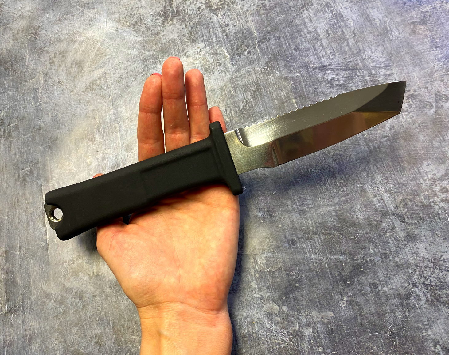 Нож WOLFF Premium с чехлом из твердого пластика
