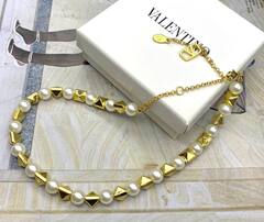 Колье чокер с жемчугом в стиле VALENTINO