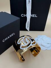 Браслет-манжета CHANEL с черной/белой эмалью