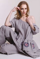 Адель. Платье женское льняное мини с вышивкой PL-334