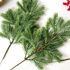 Еловая ветка искусственная, реалистичная, цвет зеленый светлый, 37-39 лапок, декор зимний, рождественский, ветка 41 см, набор 3 ветки.