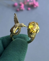 Кольцо ПТИЧКА КОЛИБРИ с желтым камнем