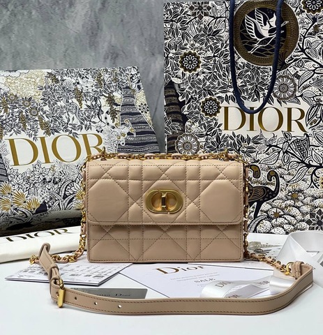Мини-сумка Dior Miss Caro бежевый