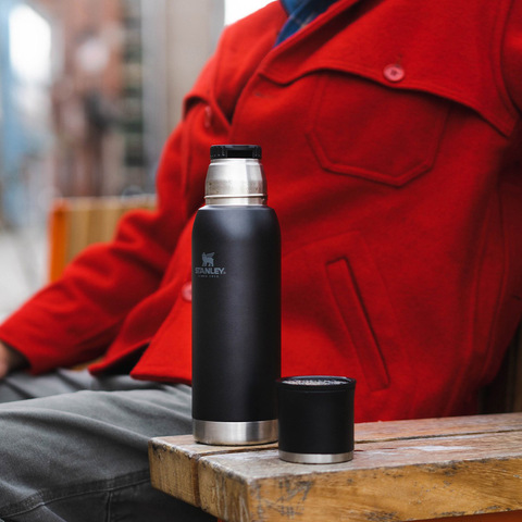 Картинка термос Stanley Adventure To-Go Bottle 1.0L Black - 4