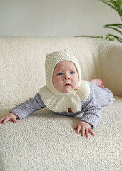 Зимняя шапочка-капор Мишка (экрю)