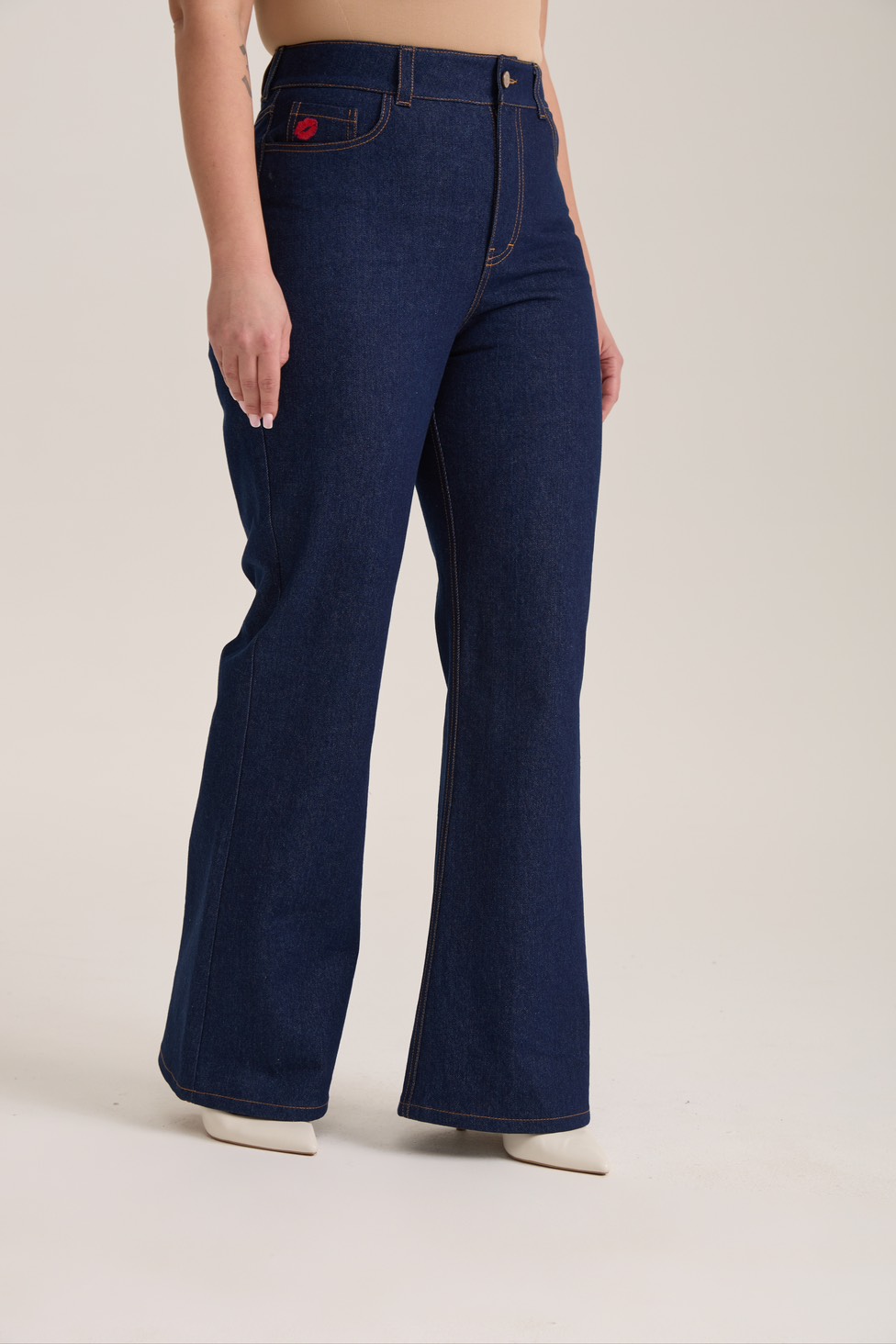 Джинсы расклешенные, темно-синий