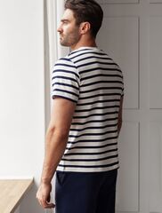 Футболка из премиального хлопка  D49.983 (127991)