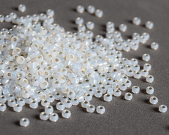 RR-0551 Gilt Lined White Opal