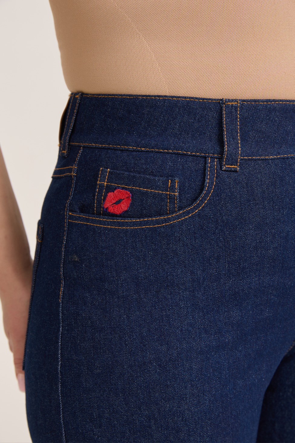 Джинсы расклешенные, темно-синий