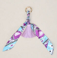 Подвес на сумку (сиреневый) B-32