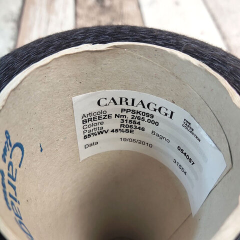 Меринос с шелком (45%)  CARIAGGI  BREEZE 2/65 черно-серый, мулине