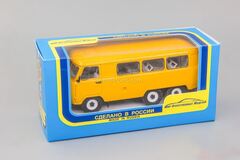 UAZ-452K 6x6 long base 3-axle bus Agat Mossar Tantal 1:43