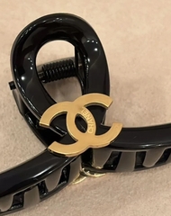 Z033 - Заколка-краб для волос CHANEL маленькая