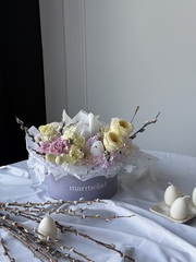 Композиция в коробке с куличем 130гр.