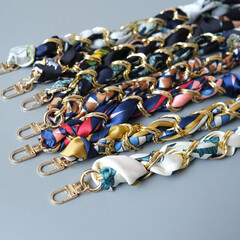 Ручка из цепочки с платком S-27