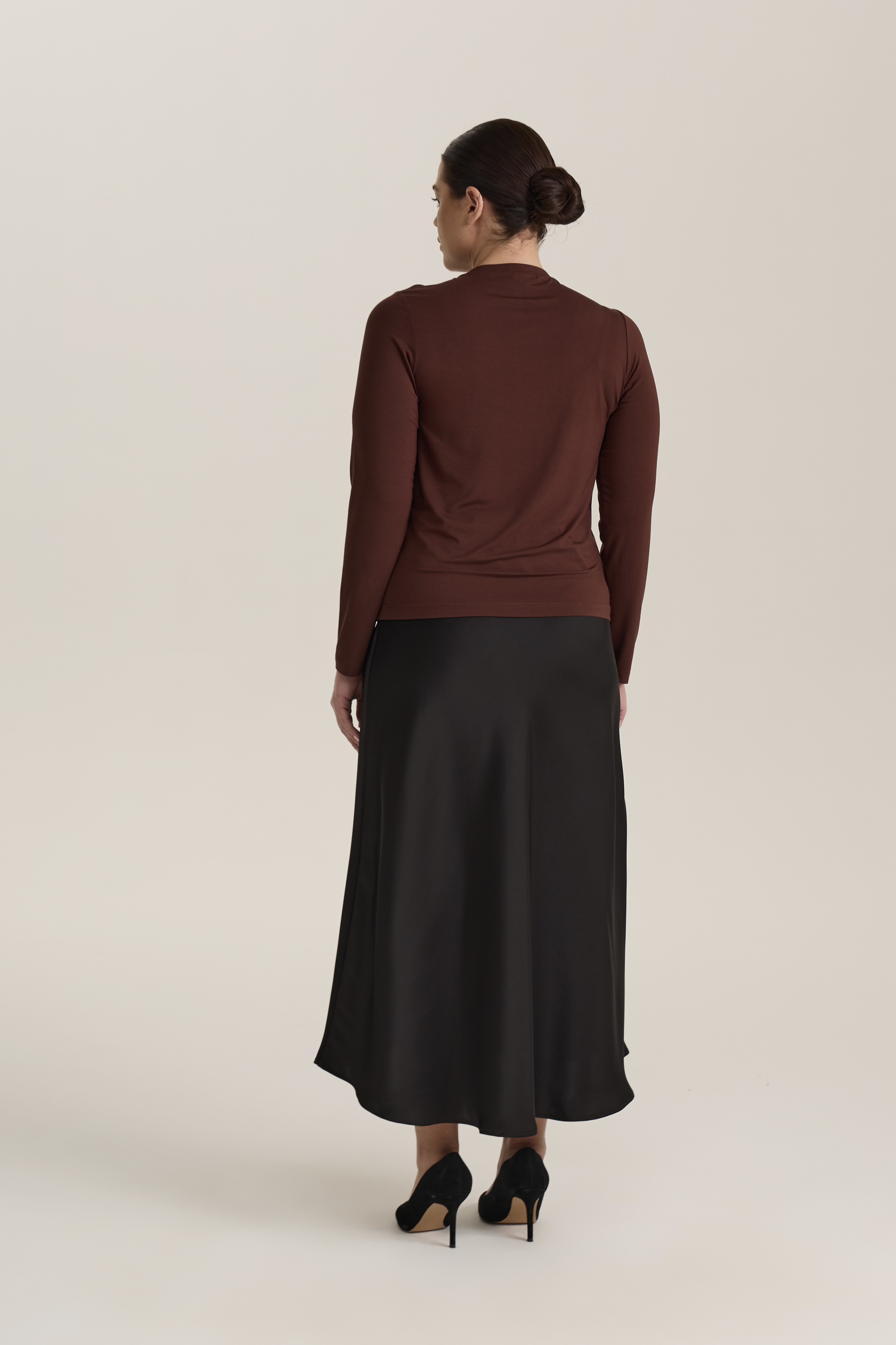 Юбка миди из атласа; черный