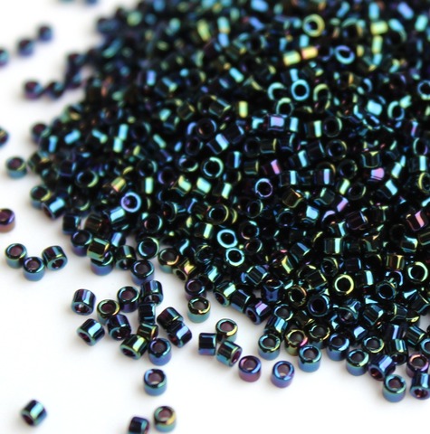 DB-0002 Бисер цилиндрический Миюки делика 11/0 Синий радужный /Miyuki delica 11/0 Blue Iris