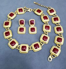 nabor-ukrashenij-quadro-kole-braslet-pozolota-s-cvetnymi-vstavkami